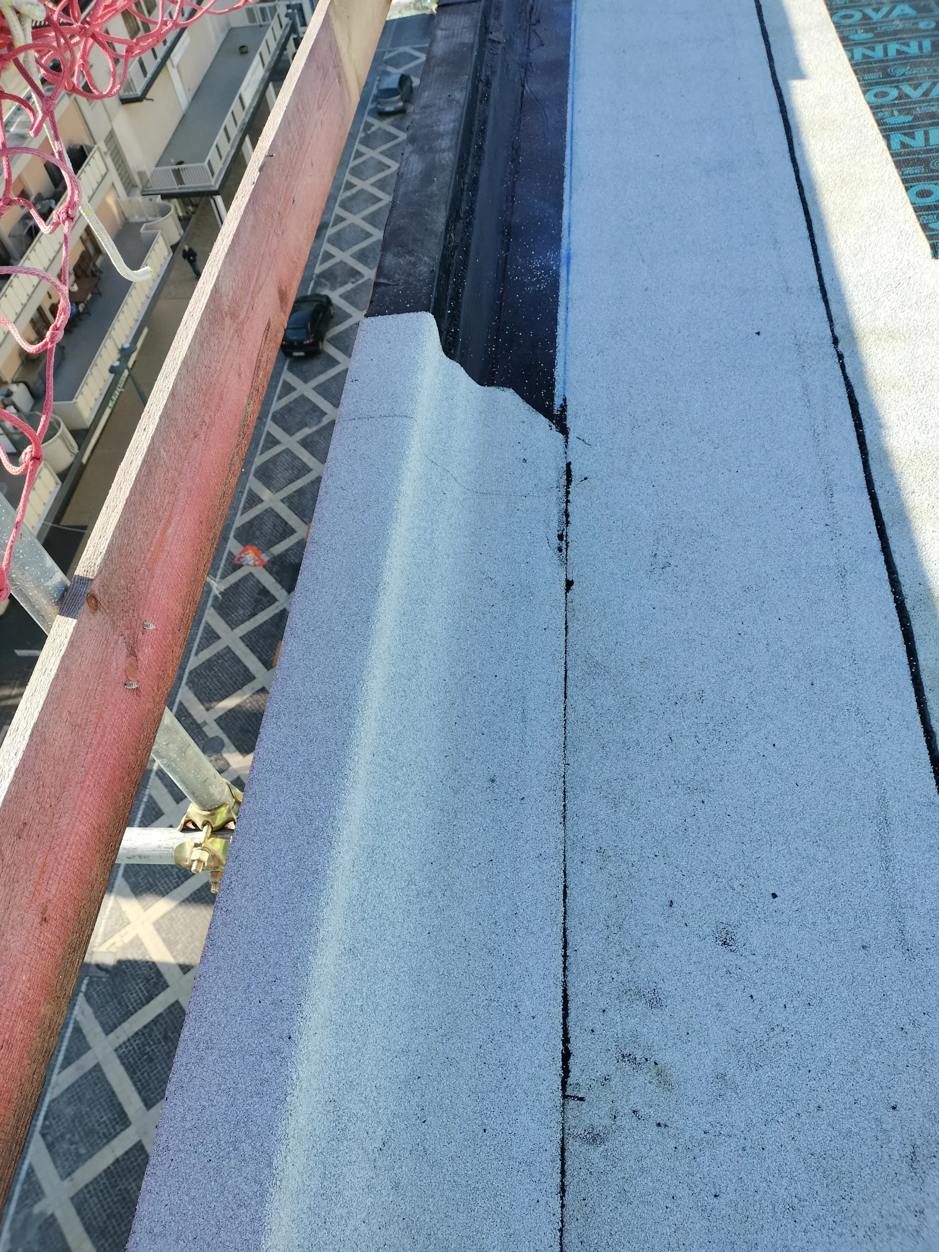 IMG20231216111955 impermeabilizzazione tetti, isolamento tetti, riparazione tetti, rifacimento tetti, manutenzione tetti, infiltrazioni tetti, protezione tetti, sicurezza tetti, tetti piani, tetti a falda, coperture ventilate, guaina per tetti verdi, guaina impermeabilizzante ecologica, guaina elastomerica, guaina poliuretanica, guaina bituminosa, guaine cementizie, guaine bituminose, guaine armate, guaina a metro, guaina liquida, guaina a freddo, guaina a caldo, posa guaina, installazione guaine, isolamento guaina, impermeabilizzazione con guaina, impermeabilizzazione certificata, materiali impermeabili, prodotti impermeabili certificati, edilizia impermeabilizzante, soluzioni impermeabilizzanti, impermeabilizzazione avanzata, impermeabilizzazione duratura, isolamento termico tetti, isolamento acustico tetti, impermeabilizzazione tetti industriali, impermeabilizzazione tetti civili, riparazione guaine tetti, posa professionale guaine, isolamento tetti certificato, Isol Roof Impermeabilizzazioni, impermeabilizzazioni Jesolo, impermeabilizzazioni Venezia, edilizia Jesolo, edilizia Venezia, ristrutturazione coperture, ristrutturazione tetti, protezione edifici, servizi impermeabilizzanti, azienda impermeabilizzazioni, professionisti impermeabilizzazioni, impermeabilizzazione edilizia, impermeabilizzazione professionale, impermeabilizzazione garantita, impermeabilizzazione strutturale, edilizia specializzata, lavori con guaina, impermeabilizzazioni con membrane, impermeabilizzazioni cementizie, impermeabilizzazioni bituminose, impermeabilizzazione ecologica, impermeabilizzazione innovativa, soluzioni impermeabilizzanti avanzate, edilizia impermeabilizzante Venezia, edilizia impermeabilizzante Jesolo, manutenzione impermeabilizzazioni, Isol Roof Jesolo, impermeabilizzazione con resine, impermeabilizzazione coperture commerciali, protezione duratura coperture, protezione strutturale edifici, impermeabilizzazioni garantite Jesolo, impermeabilizzazioni garantite Venezia, posa coperture impermeabili, lavori di impermeabilizzazione certificati, esperti in impermeabilizzazioni, impermeabilizzazione professionale Jesolo, impermeabilizzazione professionale Venezia, edilizia impermeabilizzante a Jesolo, edilizia impermeabilizzante a Venezia